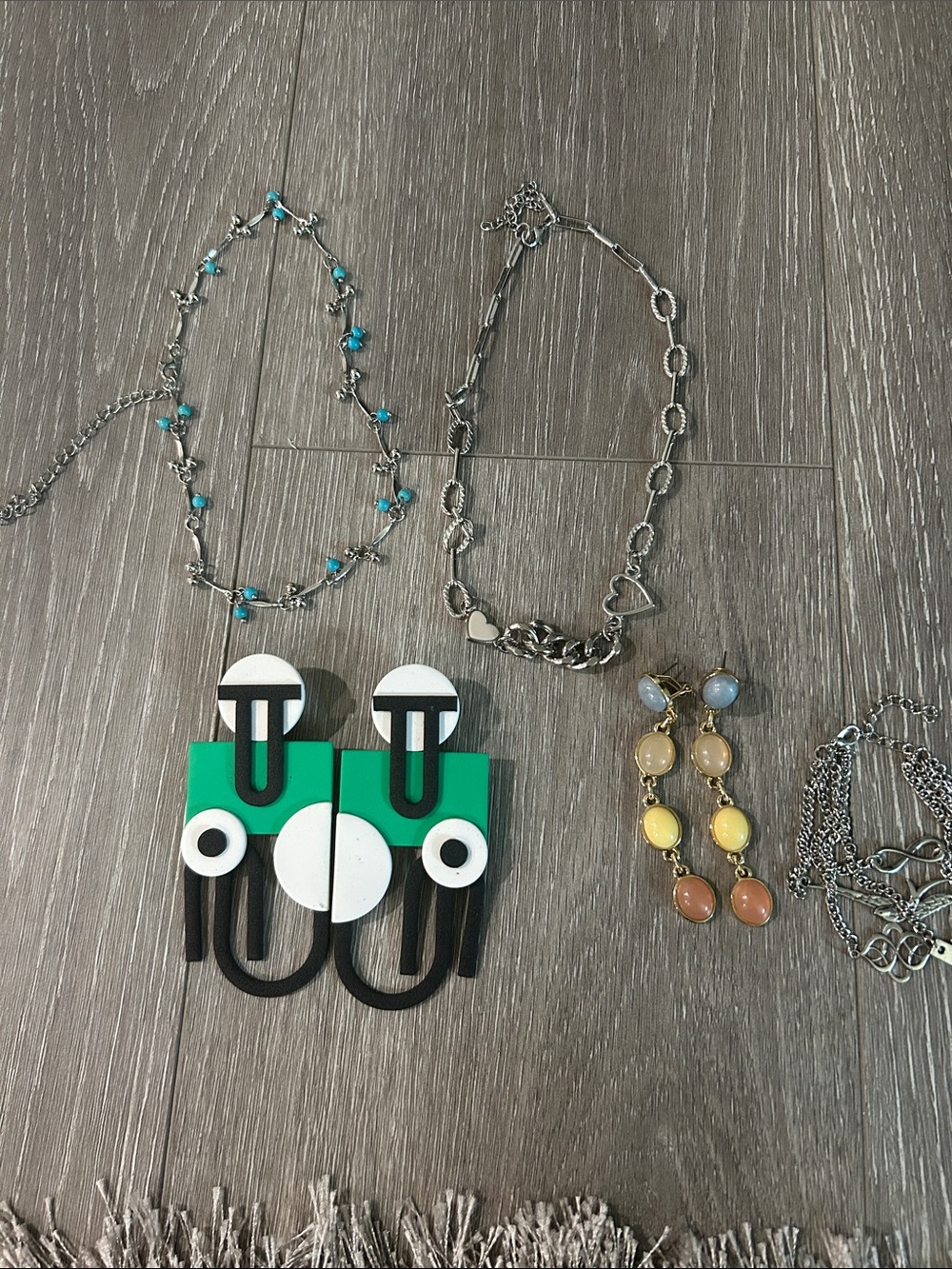 Women's jewelry